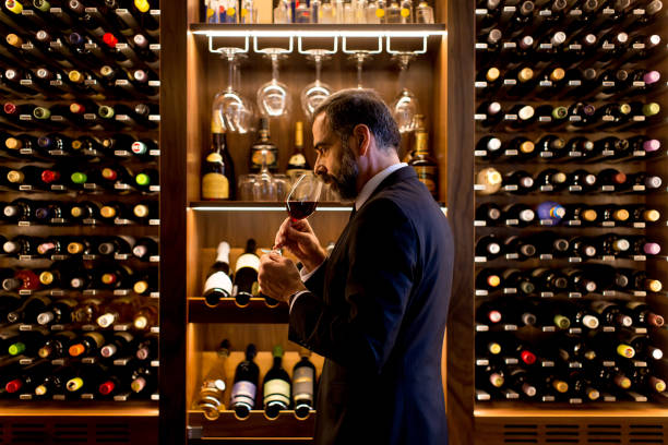 ナイトワークの店舗におけるソムリエ、ワインエキスパートという職種、の説明