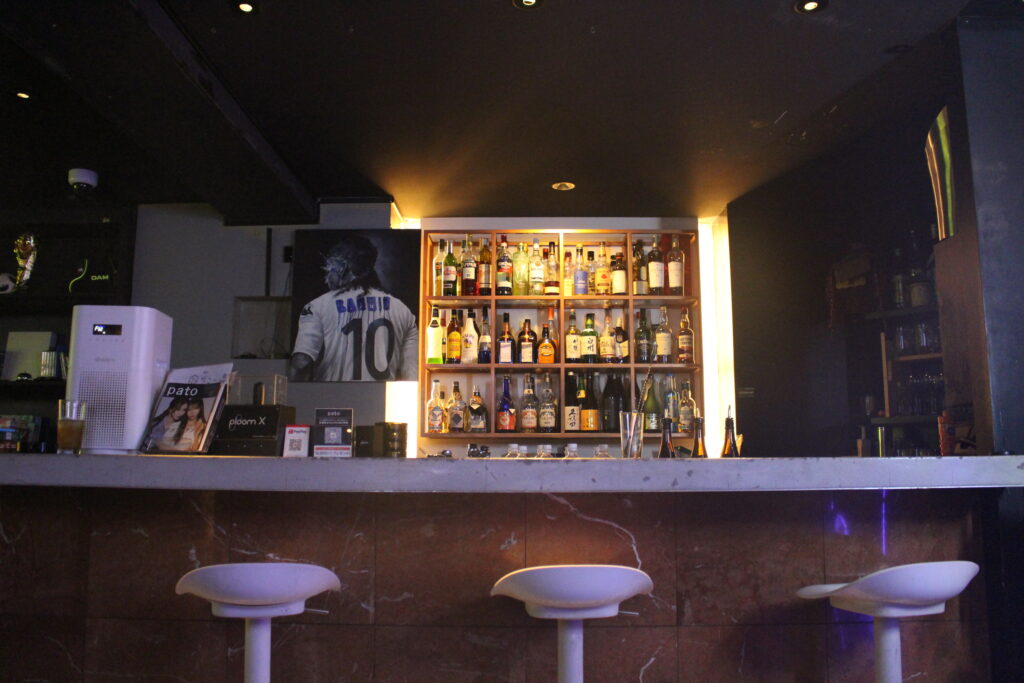 カラオケダーツBAR 西麻布Baggio